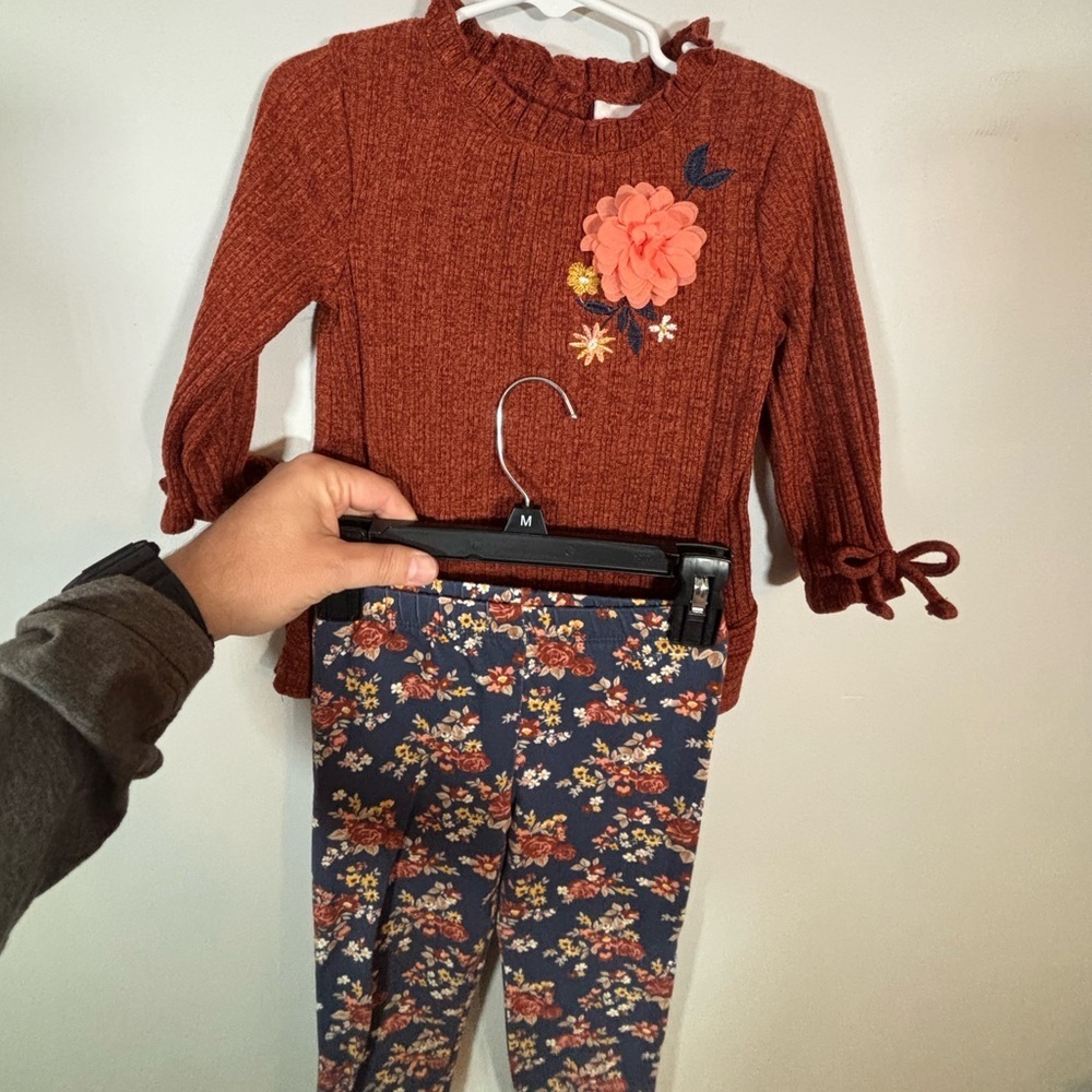 Little Lass Girls Size 5 Outfit – Rust Ruffle Top & Navy Floral Leggings